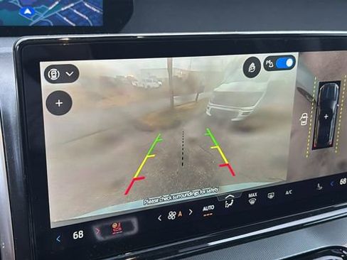 Used 2025 Ford Expedition Active image 19