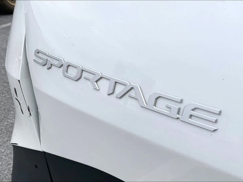 Used 2024 Kia Sportage LX FWD image 10