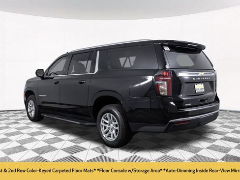 Used 2022 Chevrolet Suburban LT AWD/4WD image 18