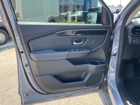 Used 2025 Honda Pilot Elite image 11
