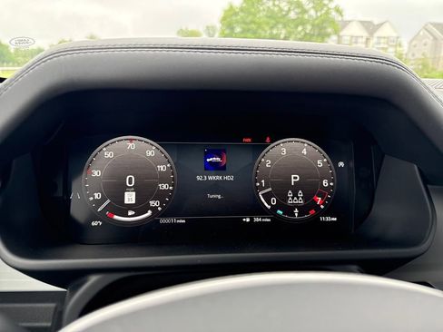 New 2025 Land Rover Defender 130 X-Dynamic SE image 22