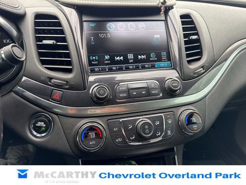 Used 2019 Chevrolet Impala LT image 3