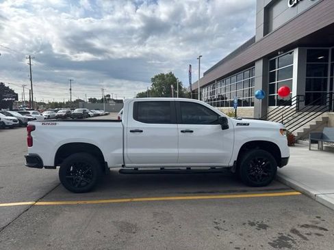 Used 2024 Chevrolet Silverado 1500 LT Trail Boss w/ Convenience Package II AWD/4WD image 8