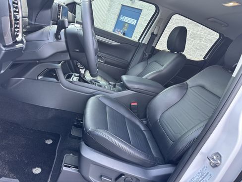Used 2025 Ford Ranger Lariat w/ FX4 Off-Road Package AWD/4WD image 9