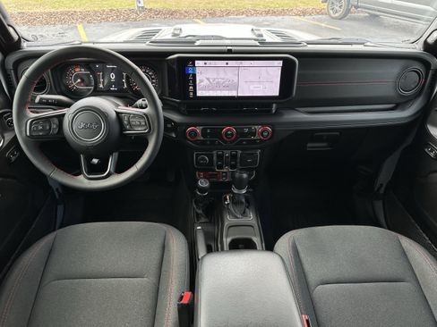 Used 2024 Jeep Wrangler Unlimited Rubicon w/ XTREMEE 35" Tire Package image 13