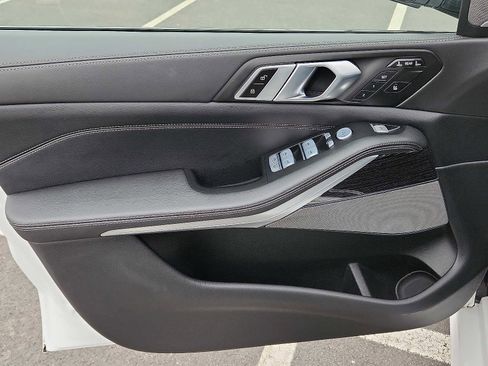 Certified 2024 BMW X7 xDrive40i w/ M Sport Package image 12