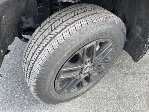 New 2026 Toyota Tundra Limited AWD/4WD image 10