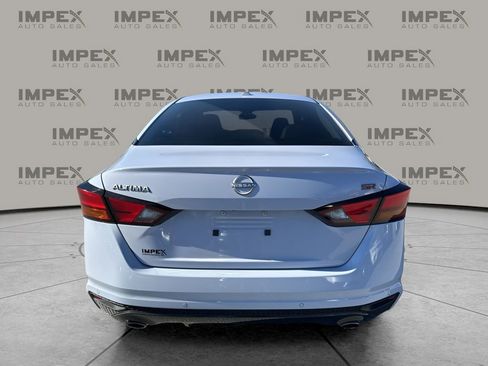 Used 2024 Nissan Altima 2.5 SR w/ SR Premium Package image 4