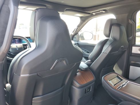 New 2026 Lincoln Navigator L Black Label AWD/4WD image 28