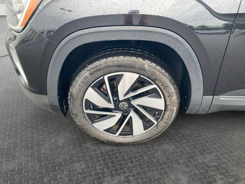 Used 2025 Volkswagen Atlas SE AWD/4WD image 9