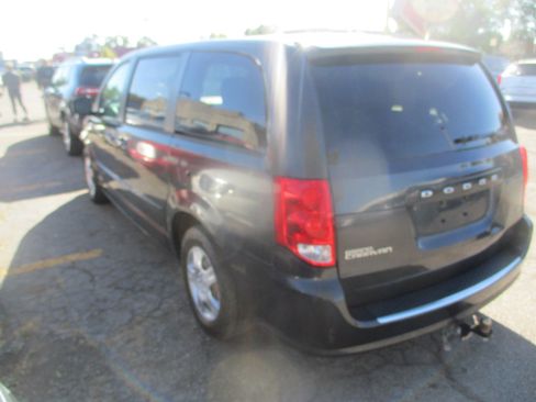 Used 2012 Dodge Grand Caravan SE image 4