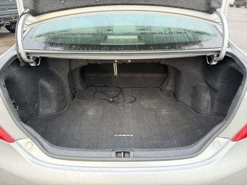 Used 2014 Toyota Camry XLE w/ Leather Package image 9