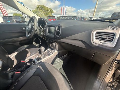 Used 2021 Jeep Compass Latitude image 20