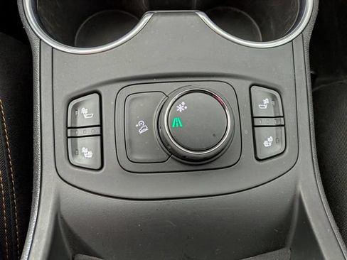Used 2019 GMC Terrain SLE w/ Driver Convenience Package FWD image 8
