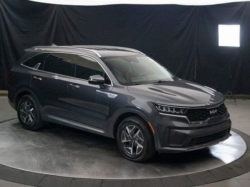 Used 2022 Kia Sorento S image 2