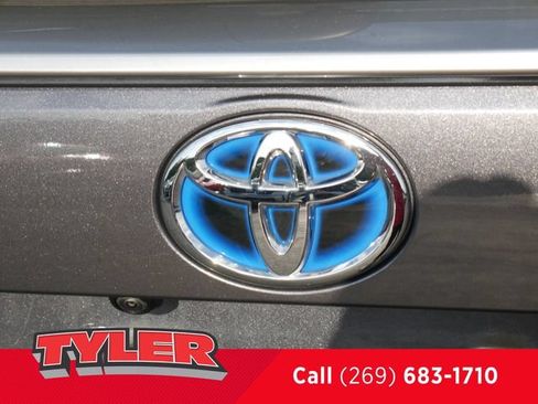 Used 2023 Toyota RAV4 XSE w/ XSE Grade Weather Package AWD/4WD image 15