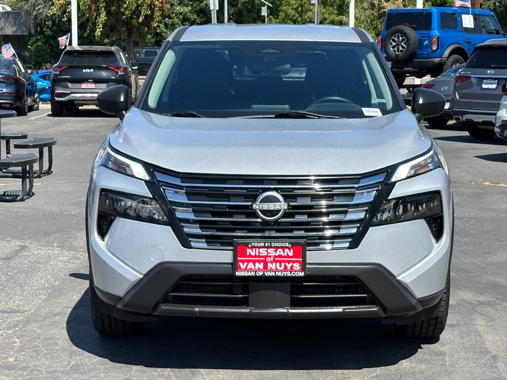 Used 2024 Nissan Rogue S FWD image 12