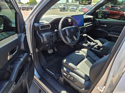 Used 2024 Toyota Tacoma TRD Sport w/ TRD Sport Premium Package AWD/4WD image 20