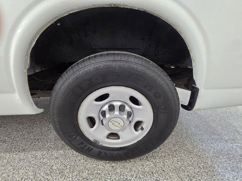 Used 2014 Chevrolet Express 2500 RWD image 27