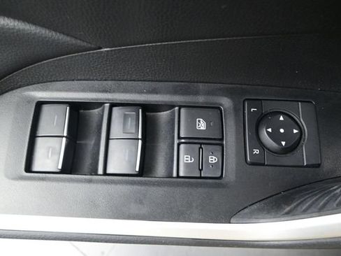 Used 2024 Toyota RAV4 XLE Premium FWD image 9