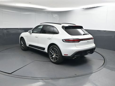 Certified 2023 Porsche Macan AWD/4WD image 3