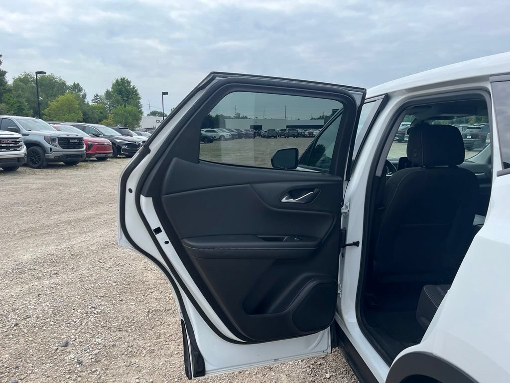 Used 2023 Chevrolet Blazer LT FWD image 27