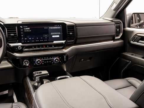 Used 2024 GMC Sierra 1500 Elevation w/ LPO, Elevation Black Package AWD/4WD image 36