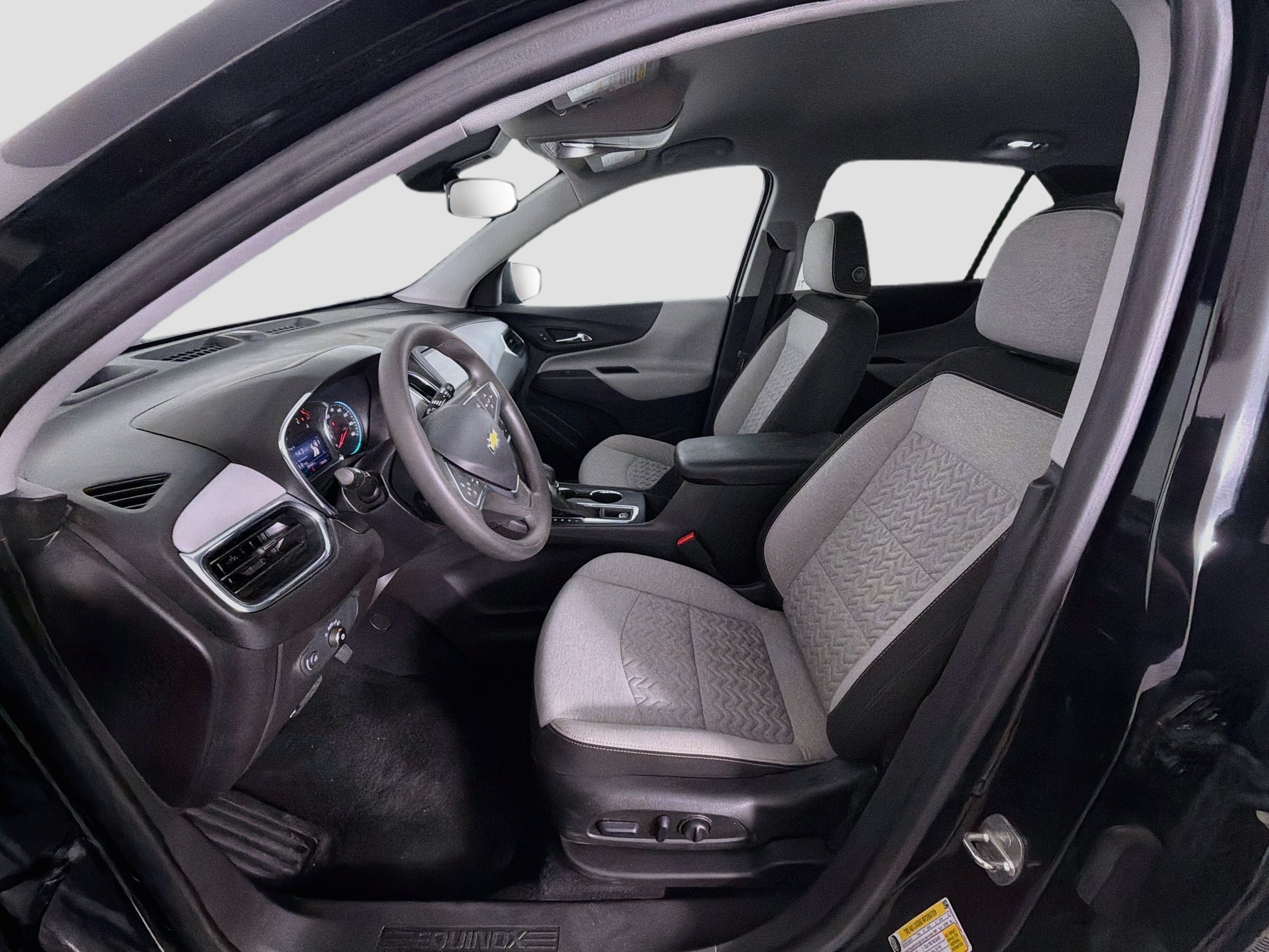Used 2023 Chevrolet Equinox LS w/ LS Convenience Package FWD image 13