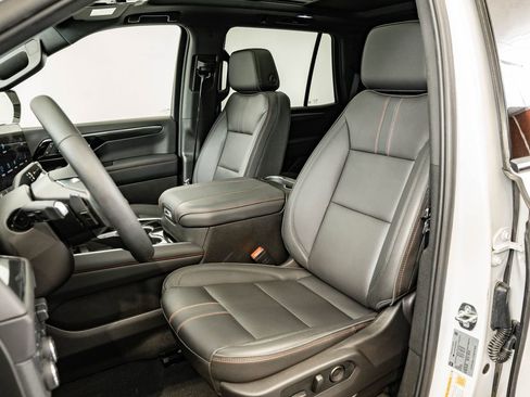 Used 2025 Chevrolet Tahoe RST w/ Comfort Package AWD/4WD image 25