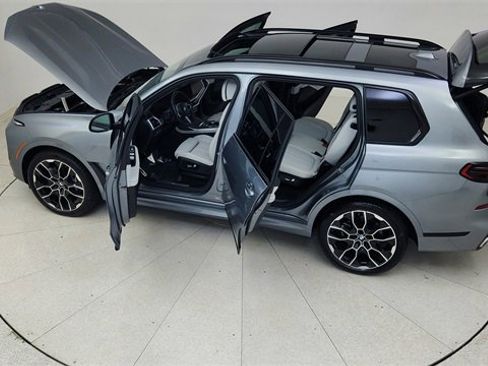 Used 2023 BMW X7 xDrive40i w/ M Sport Package image 93