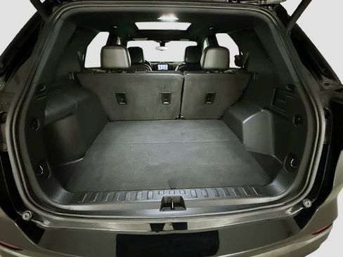 Used 2023 Chevrolet Equinox RS w/ RS Leather Package image 34