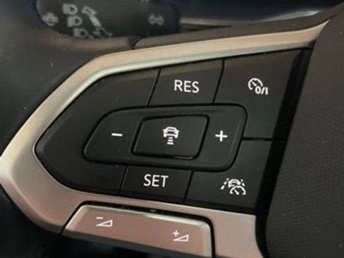 Certified 2023 Volkswagen Jetta SE w/ Panoramic Sunroof Package FWD image 16