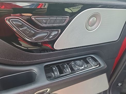 Used 2025 Lincoln Aviator Reserve w/ Equipment Group 201A image 10