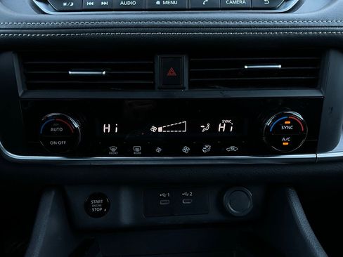 Used 2025 Nissan Rogue SV image 28