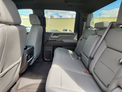 New 2026 GMC Sierra 2500 SLT image 9