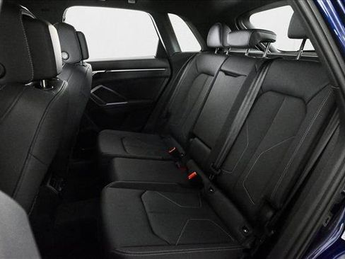 New 2025 Audi Q3 2.0T Premium image 12