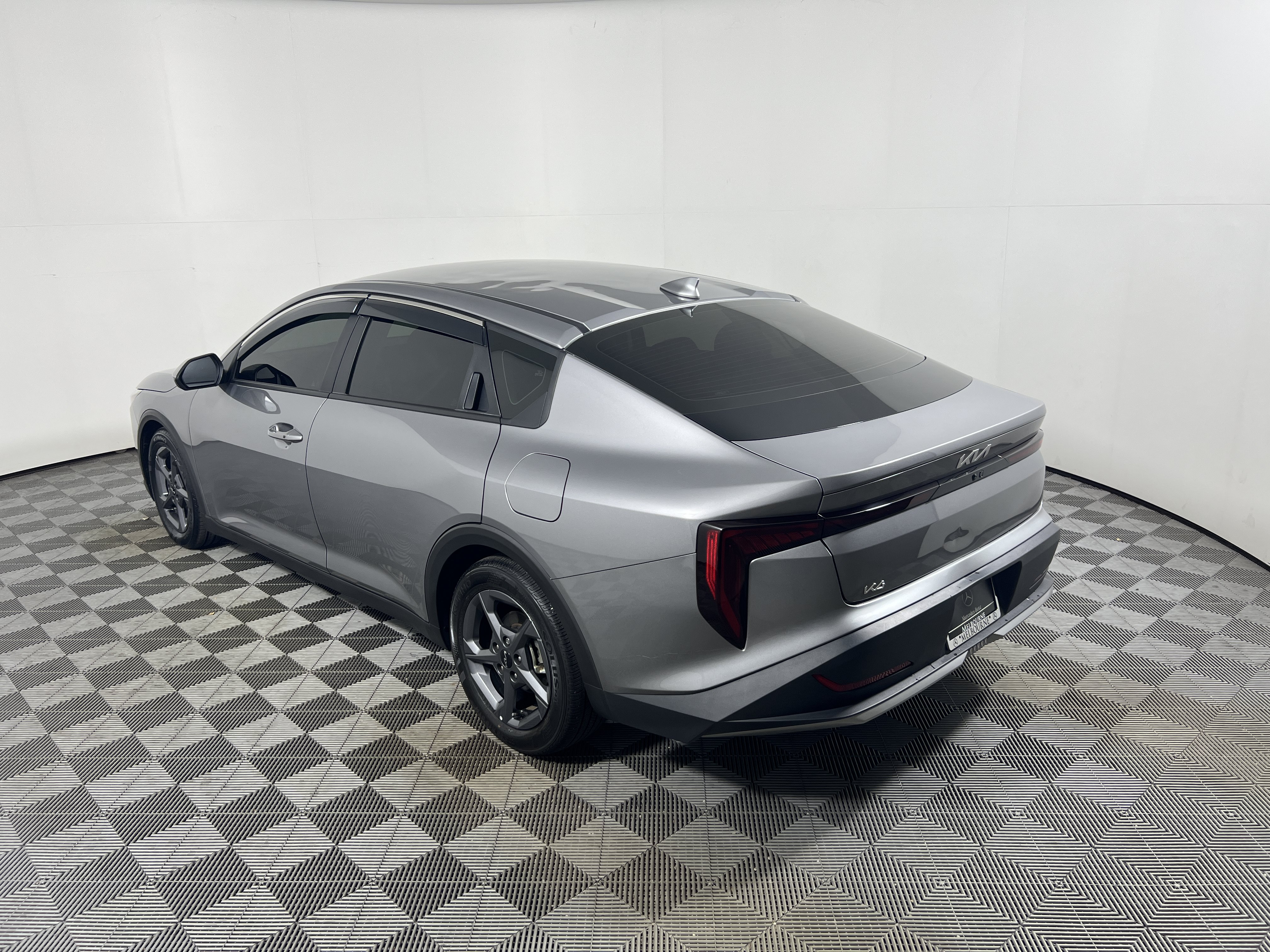 Used 2025 Kia K4 FWD image 3