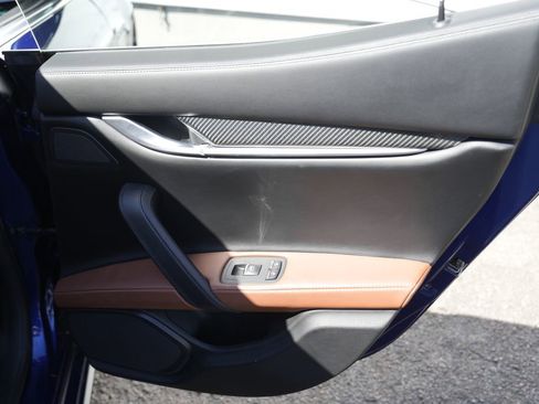 Used 2015 Maserati Ghibli S Q4 AWD/4WD image 37