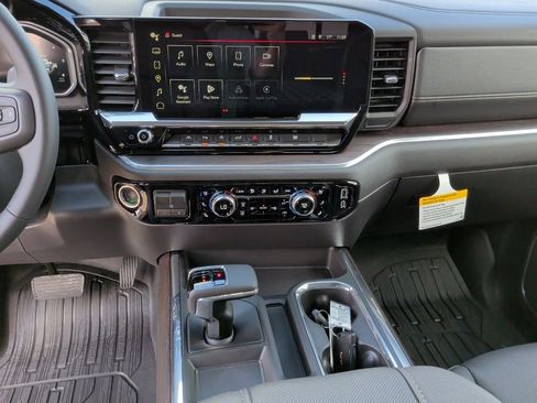 New 2026 GMC Sierra 1500 SLT image 23