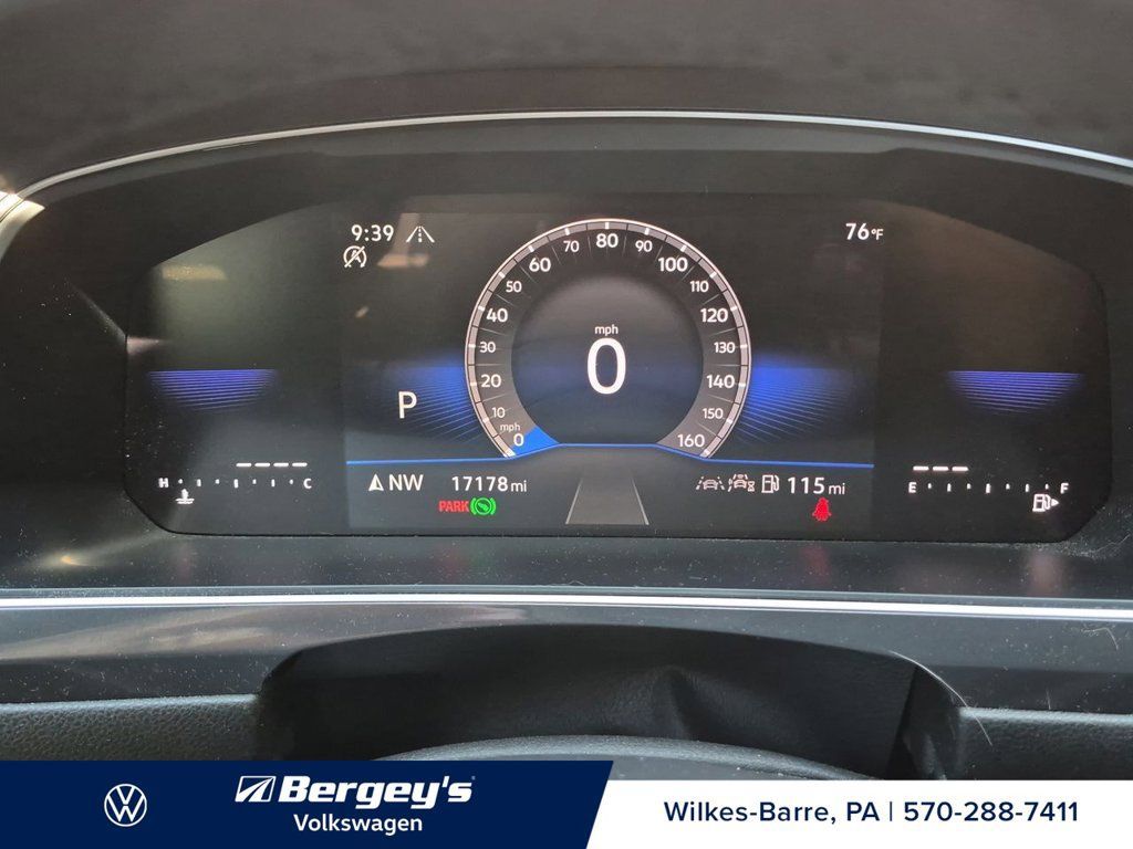 Certified 2024 Volkswagen Tiguan SE R-Line AWD/4WD image 17