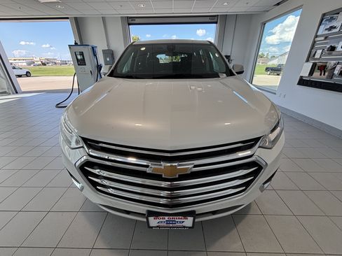 Used 2021 Chevrolet Traverse High Country w/ LPO, 'HIT The Road' Package AWD/4WD image 5