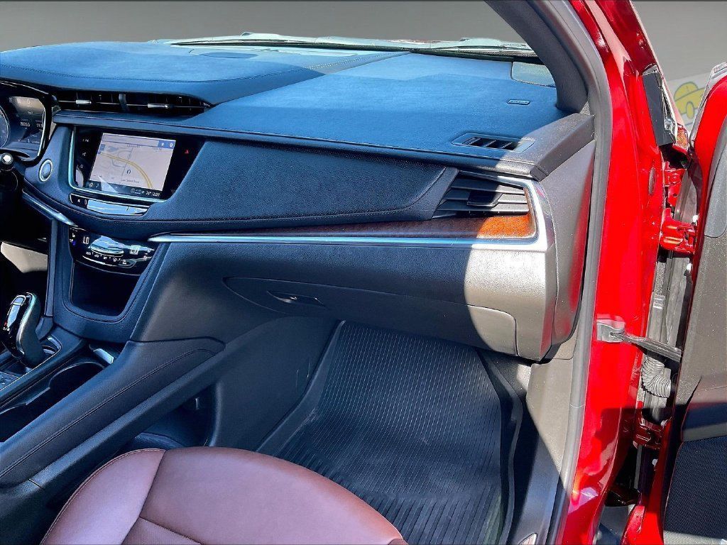 Used 2024 Cadillac XT5 Sportv w/ Technology Package AWD/4WD image 12