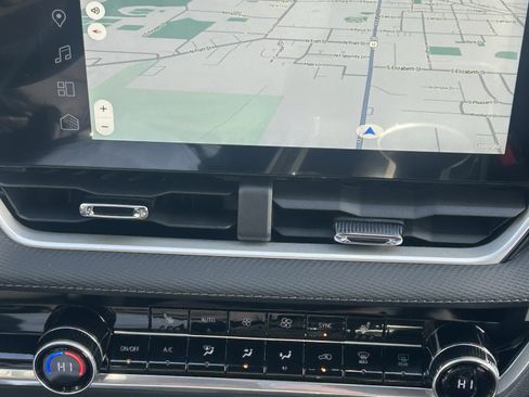 New 2026 Chevrolet Equinox LT w/ Convenience Package II image 4