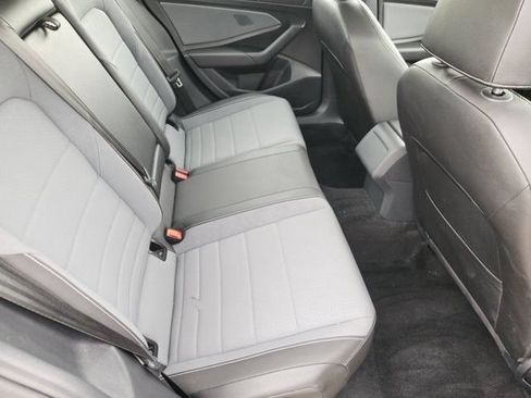 Used 2025 Volkswagen Jetta SE FWD image 13
