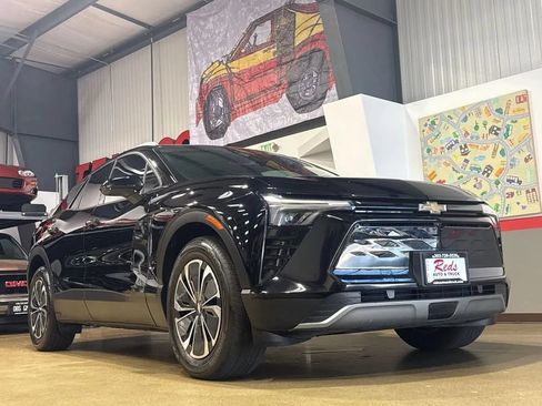 Used 2024 Chevrolet Blazer EV LT AWD/4WD image 29