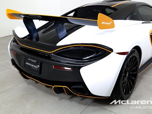 Used 2020 McLaren 620R RWD image 35