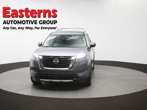 Used 2023 Nissan Pathfinder SL AWD/4WD image 53