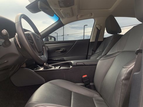 Used 2024 Lexus ES 350 w/ Accessory Package (Z1) FWD image 16