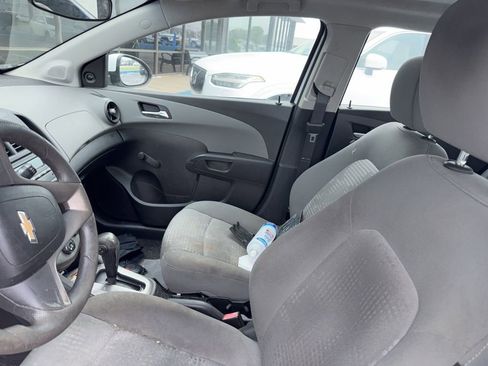 Used 2012 Chevrolet Sonic LS image 10