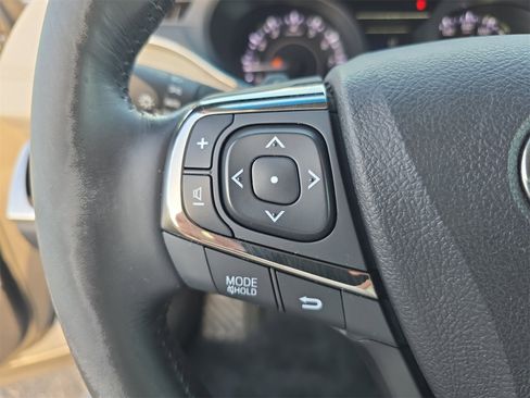 Used 2017 Toyota Avalon Touring image 22